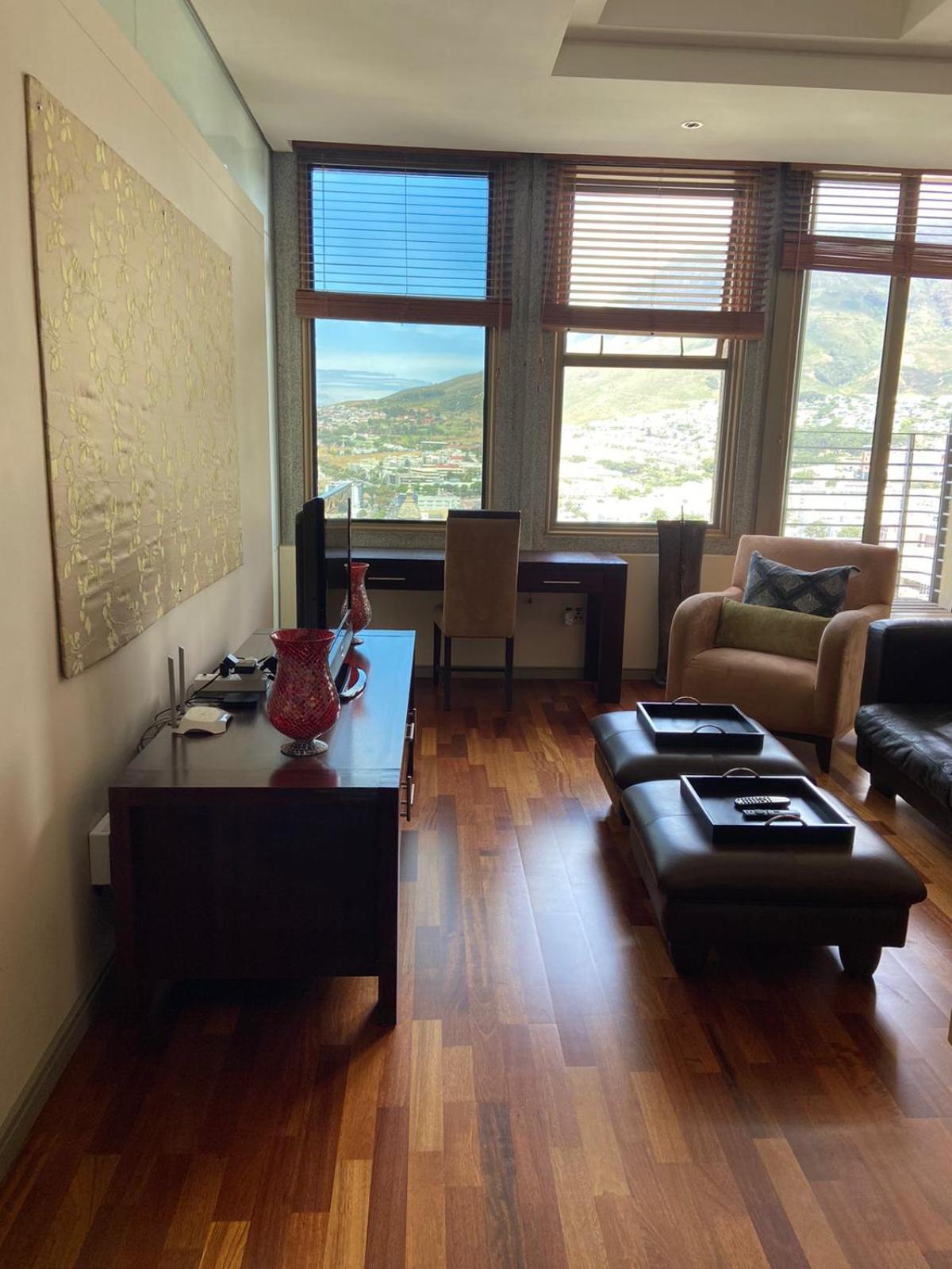 Iconic Cartwright - Luxury And Amazing Views - No Loadshedding Apartment *